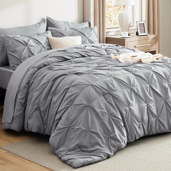 Elegant Gray Pinch Pleat Comforter Set - 7 Piece Set - Picture 1 of 5